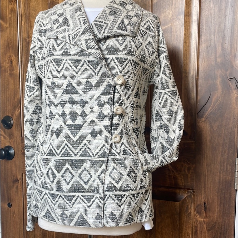 Geometric Patterned Gray Jacket - image 1
